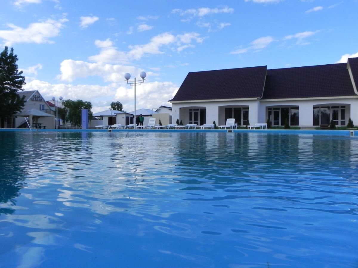 База Відпочинку "Сонячна" Primorskoye Dış mekan fotoğraf